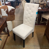 TUFTED DINING CHAIR