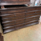 DRESSER BERNHARDT