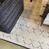 RUG WHITE W BLACK 10.4X15.3