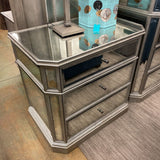 MIRRORED NITESTAND