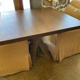 TABLE SQUARE