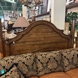 KING POSTER BED