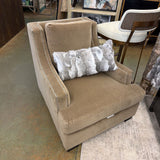 VANGUARD CHAIR