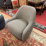 4 HANDS LEVI SWIVEL CHAIR