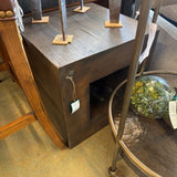 KEYHOLDE END TABLE